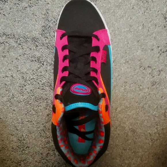 shoes - Picture 2 of 2